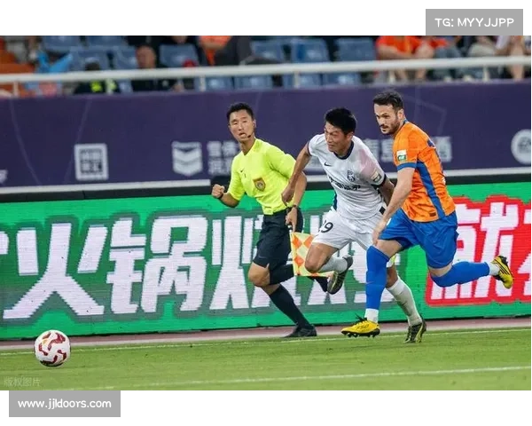 泰山3-1十人三镇泽卡双响刘彬彬破门两队7次中框创历史新纪录 泰山3-1十人三镇泽卡双响刘彬彬破门两队7次中框创历史新纪录
